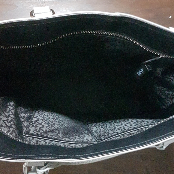 DKNY Bryant Large Tote Handbag - Picture 5 of 16